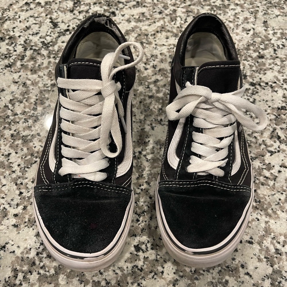 Old Skool Vans in Black, Size 8.